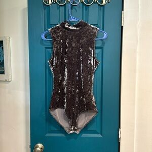 Harlowe & Graham gray velvet sleeveless  body suit - M